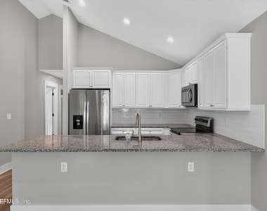 2855 N Eighth Street - Photo Thumbnail 4