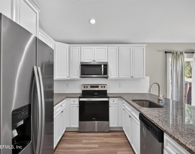 2855 N Eighth Street - Photo Thumbnail 6