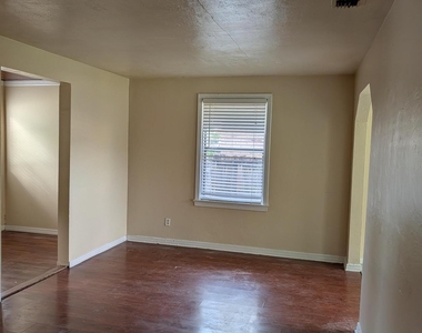 3417 Penton Street - Photo Thumbnail 7
