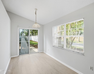 678 5th Avenue N - Photo Thumbnail 16