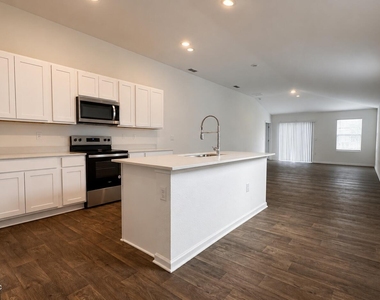 4285 Hemlock Street - Photo Thumbnail 2