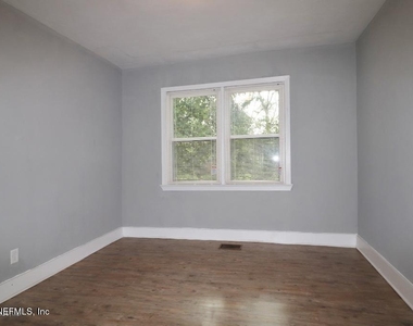 5779 Sw Carver Circle - Photo Thumbnail 6