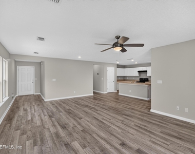 8108 Windmill Way - Photo Thumbnail 12