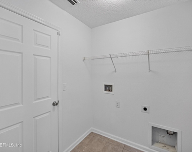 8108 Windmill Way - Photo Thumbnail 22