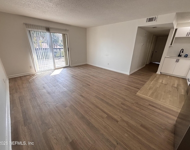 402 S 8th Avenue - Photo Thumbnail 14