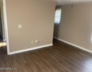 2134 Ashland Street - Photo Thumbnail 8