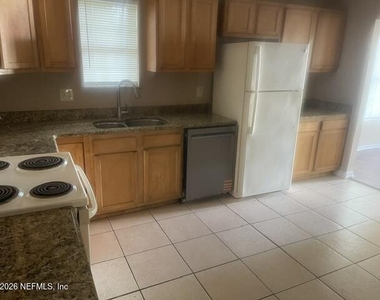2134 Ashland Street - Photo Thumbnail 4