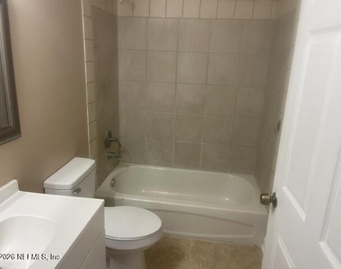2134 Ashland Street - Photo Thumbnail 6