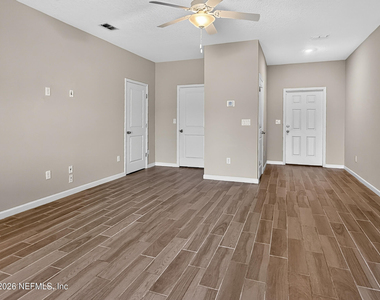 2638 Sandy Dune Drive - Photo Thumbnail 6