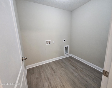 3049 Morning Lake Court - Photo Thumbnail 9