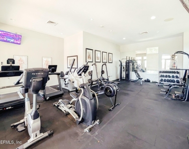 13700 Richmond Park Drive N - Photo Thumbnail 19