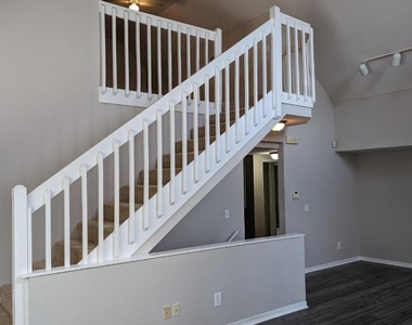 13703 Richmond Park Drive N - Photo Thumbnail 16