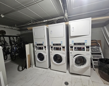 5906 N Sheridan Road - Photo Thumbnail 11