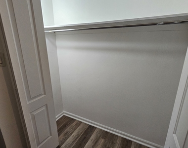 5906 N Sheridan Road - Photo Thumbnail 6