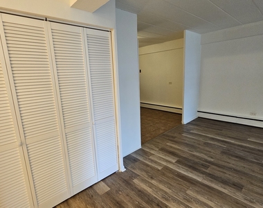 5906 N Sheridan Road - Photo Thumbnail 5
