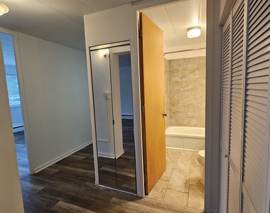5906 N Sheridan Road - Photo Thumbnail 7