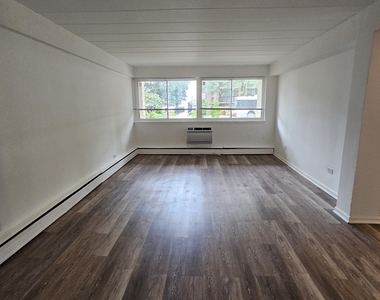 5906 N Sheridan Road - Photo Thumbnail 2