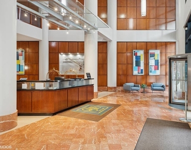 211 E Ohio Street - Photo Thumbnail 1