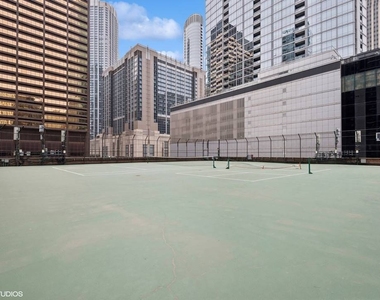 211 E Ohio Street - Photo Thumbnail 17