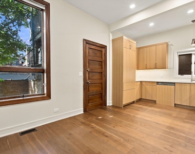 2020 N Fremont Street N - Photo Thumbnail 16