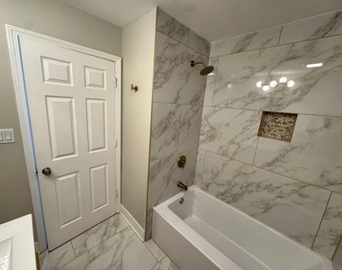 14635 Woodlawn Avenue - Photo Thumbnail 13