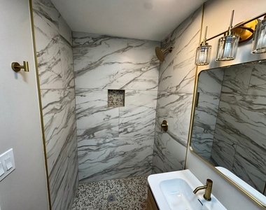 14635 Woodlawn Avenue - Photo Thumbnail 6