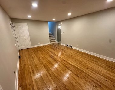 14635 Woodlawn Avenue - Photo Thumbnail 1