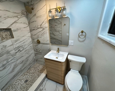 14635 Woodlawn Avenue - Photo Thumbnail 5