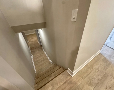 14635 Woodlawn Avenue - Photo Thumbnail 14