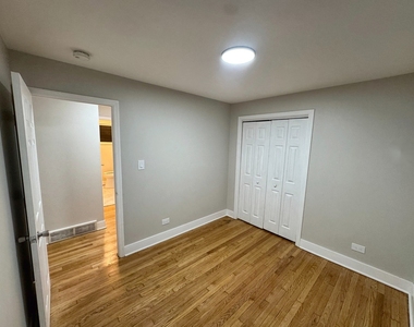 14635 Woodlawn Avenue - Photo Thumbnail 7