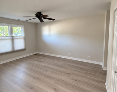1206 Streamwood Lane - Photo Thumbnail 4