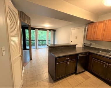 5532 E Lake Drive - Photo Thumbnail 3