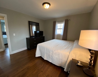 340 Sycamore Drive - Photo Thumbnail 10