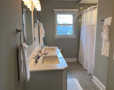 340 Sycamore Drive - Photo Thumbnail 14