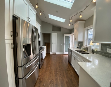340 Sycamore Drive - Photo Thumbnail 6