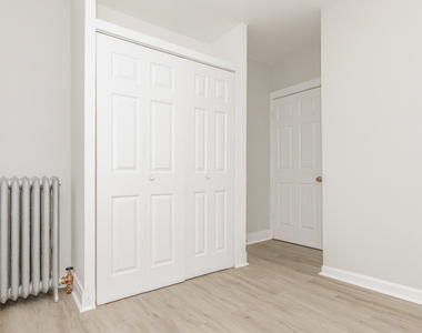 2722 W Rosemont Avenue - Photo Thumbnail 6