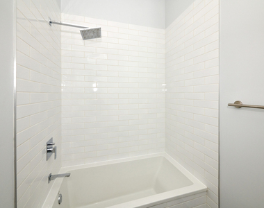 2139 W Madison Street - Photo Thumbnail 8