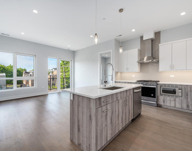 2139 W Madison Street - Photo Thumbnail 1