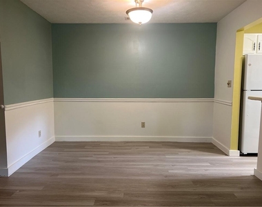 1648 Raleigh Circle Se - Photo Thumbnail 5