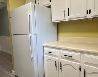 1648 Raleigh Circle Se - Photo Thumbnail 3