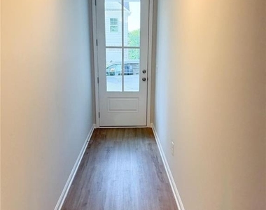 690 Smokey Quartz Way - Photo Thumbnail 2
