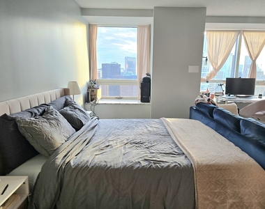 512 N Mcclurg Court - Photo Thumbnail 8