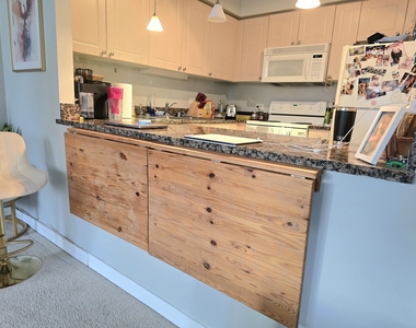 512 N Mcclurg Court - Photo Thumbnail 6