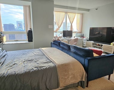 512 N Mcclurg Court - Photo Thumbnail 4