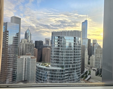 512 N Mcclurg Court - Photo Thumbnail 7