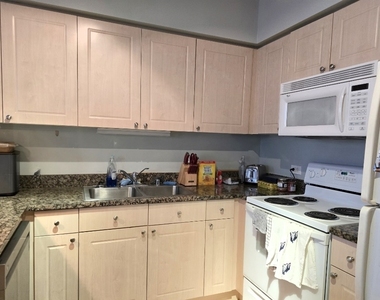 512 N Mcclurg Court - Photo Thumbnail 5