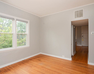2101 W Montrose Avenue - Photo Thumbnail 8