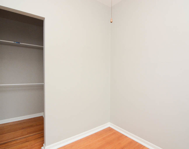 2101 W Montrose Avenue - Photo Thumbnail 10