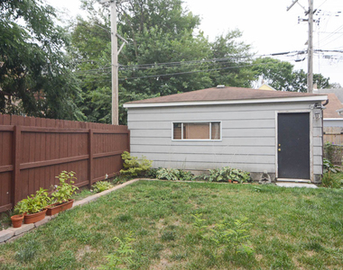 2101 W Montrose Avenue - Photo Thumbnail 17