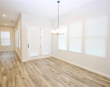 2225 Whistler Way Ne - Photo Thumbnail 7